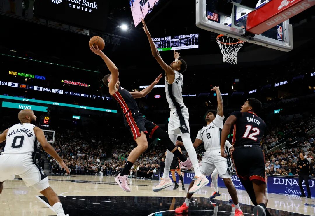 NBA|马刺开季五连胜队史最佳,文班连续90场封盖 NBA|马刺开季五连胜队史最佳,文班连续90场封盖